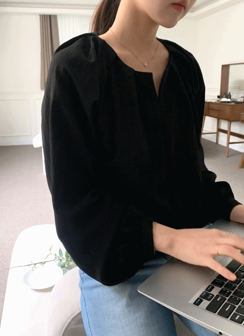로엘 퍼프 셔링 블라우스 (black)_loel blouse
